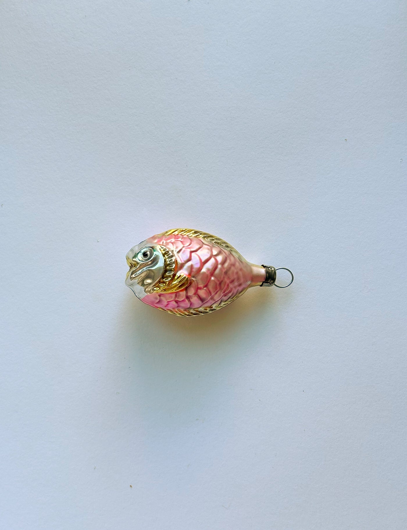 Lille gul og rosa fisk