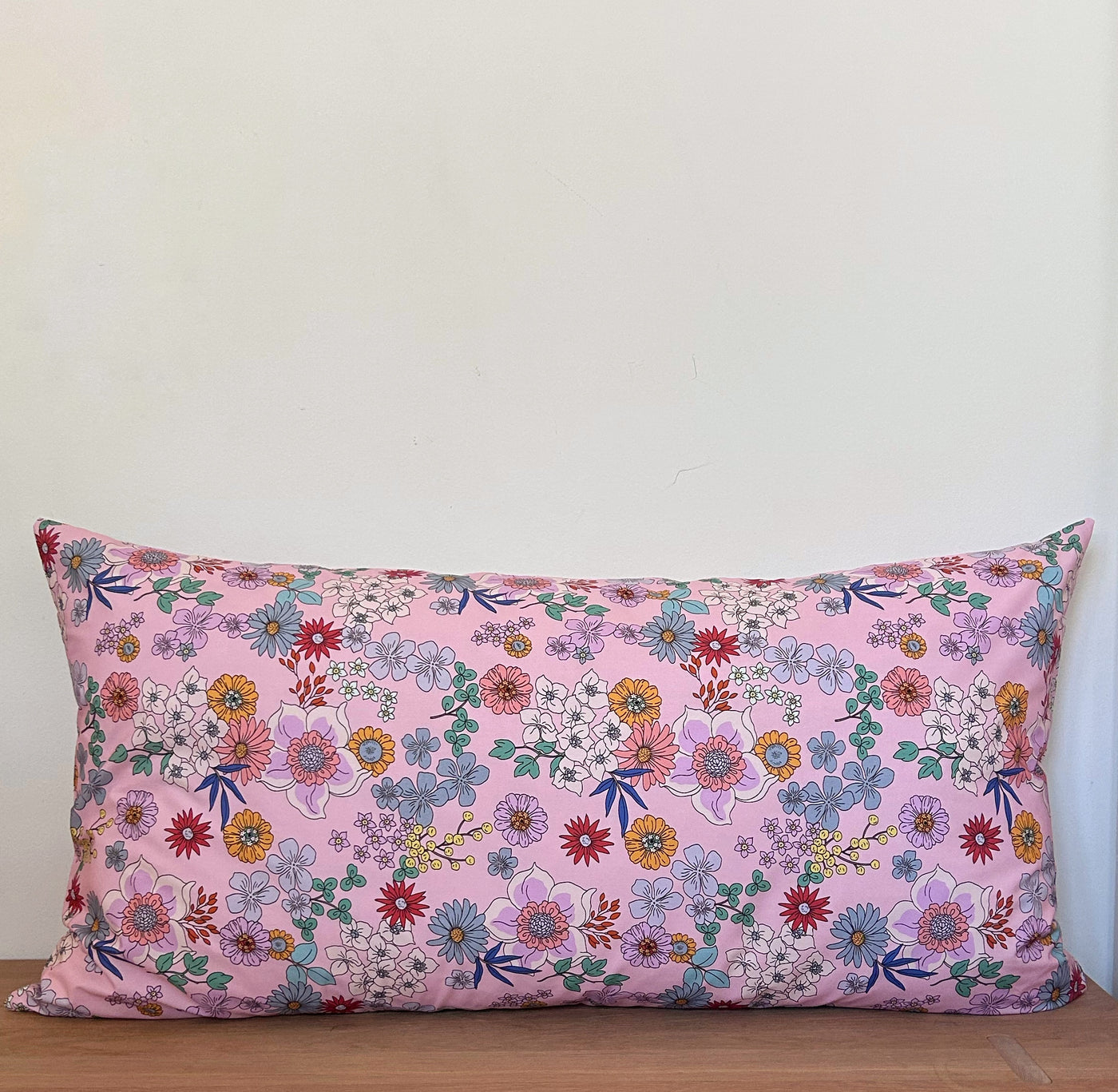 Rosa pude med blomster 50 x 90