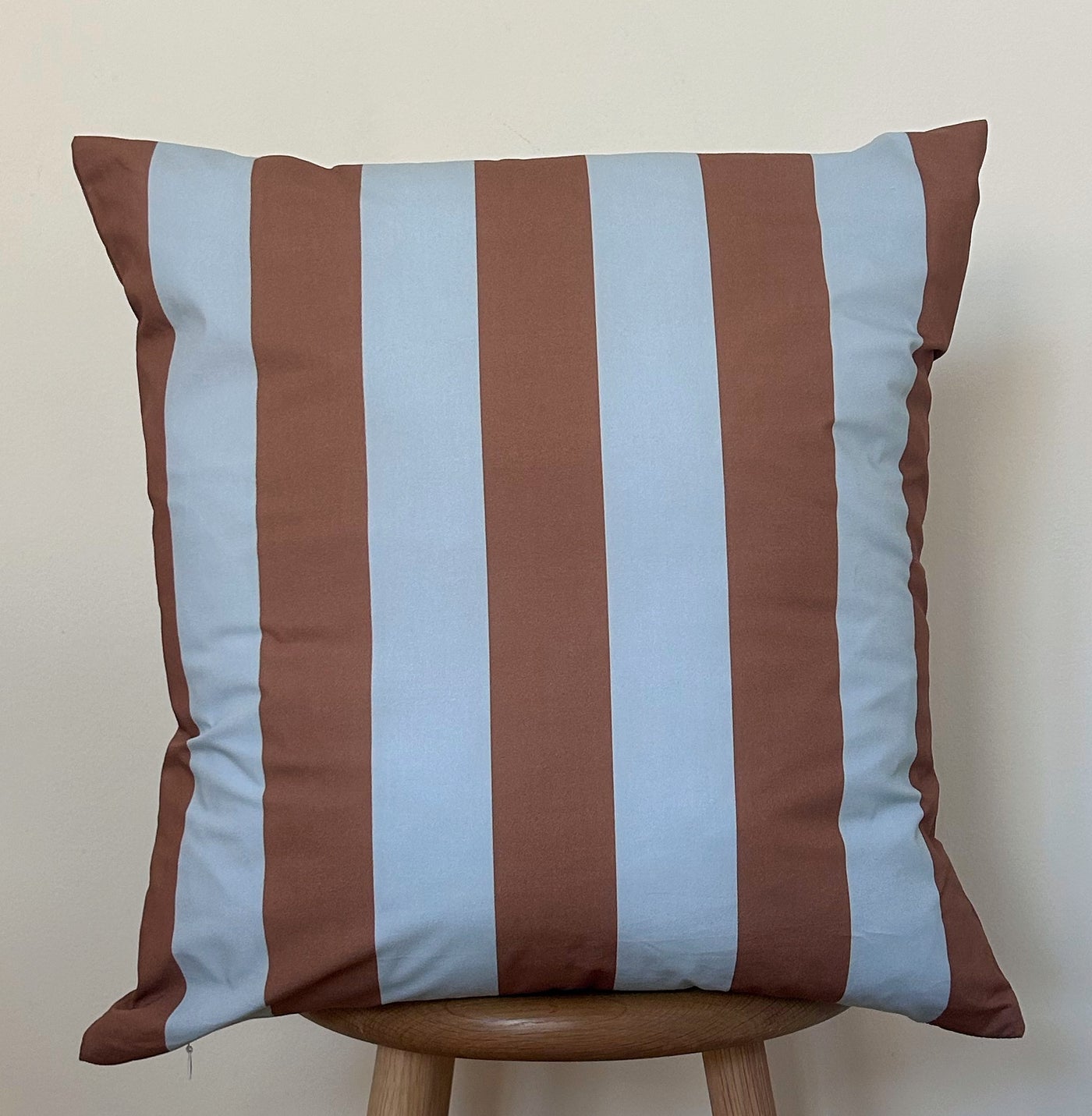 Beige og blå stribe 47 x 47
